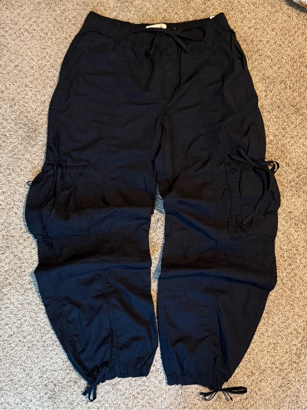 Abercrombie & Fitch Black Drawstring Cargo Pants, size S, NWT
